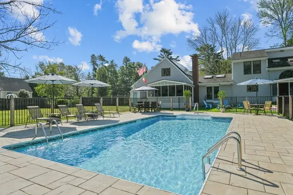 191 Hathaway Rd, Acushnet, MA 02743