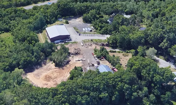 9 B Wellington Rd, Oxford, MA 01540