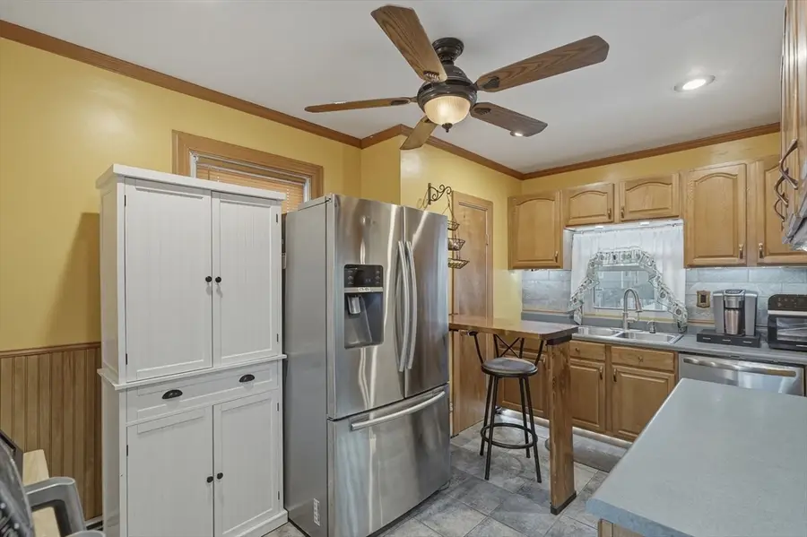 145 Hillman St, New Bedford, MA 02740 - #3