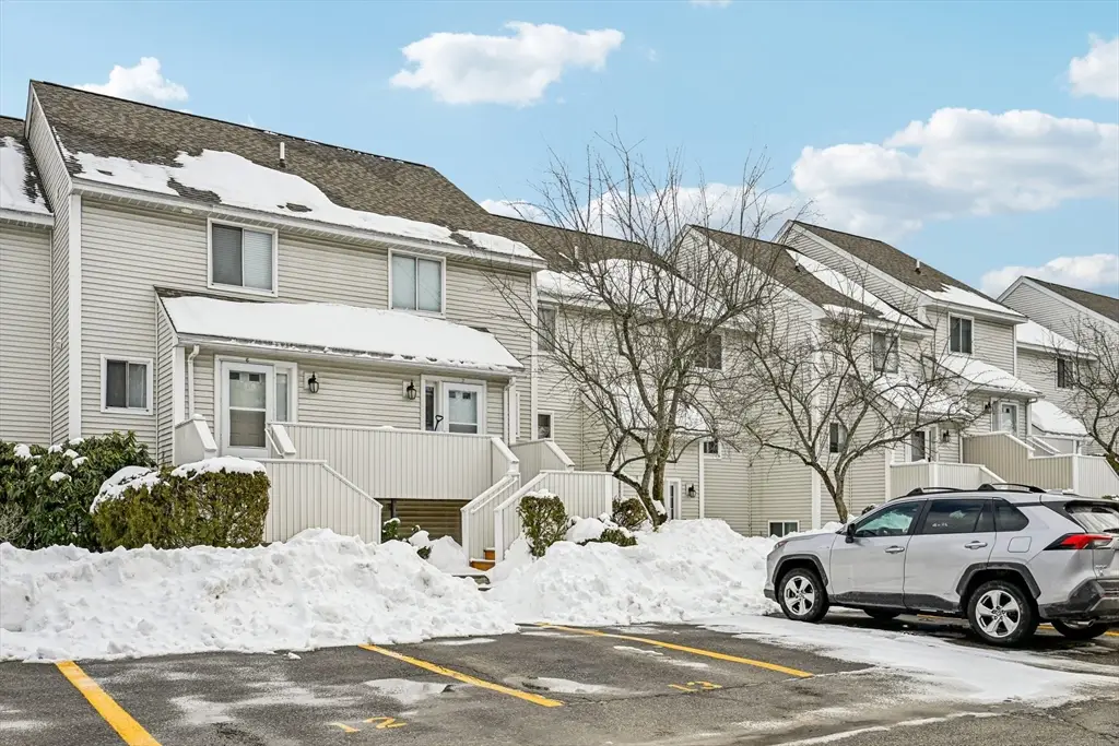 100 Merrimack Ave #9, Dracut, MA 01826 - #1