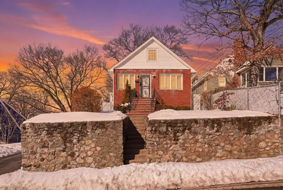 98 Boardman Ave, Melrose, MA 02176 - #3