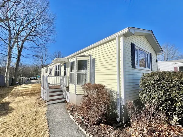 9 Chestnut Circle, Rockland, MA 02370