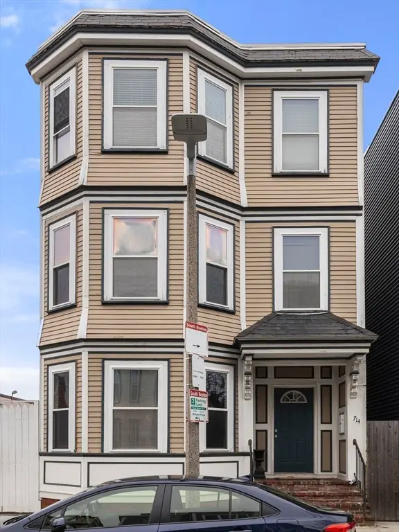714 E 4th St #3, Boston, MA 02127