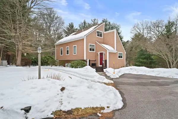 12 Herring Brook Ln, Pembroke, MA 02359