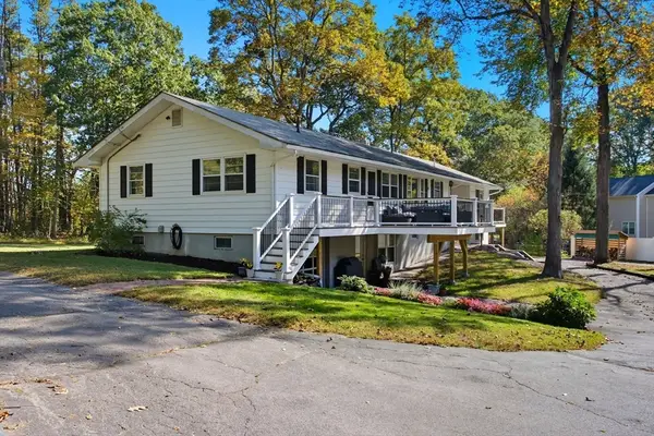 534 Forest St, Methuen, MA 01844