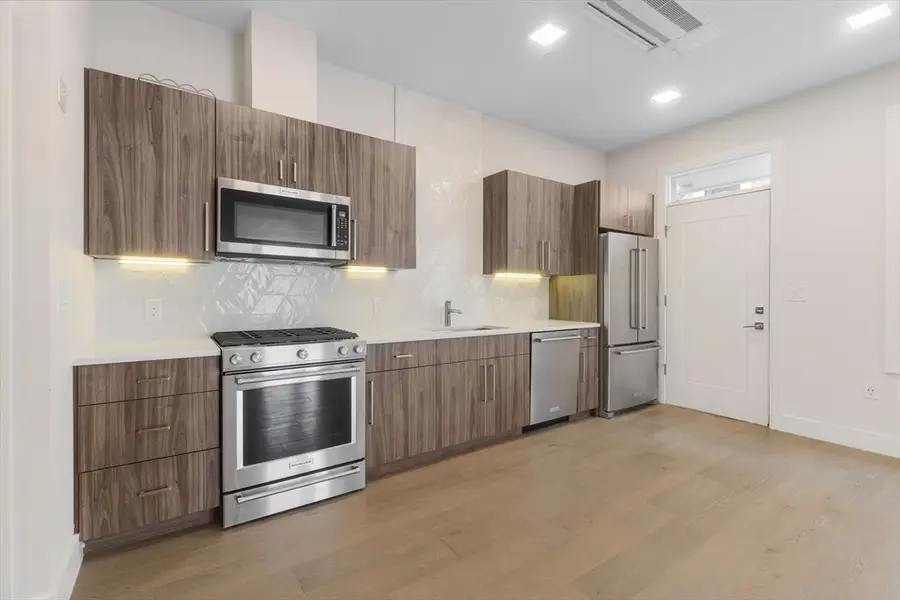 24 Rush St #E, Somerville, MA 02145 - #3