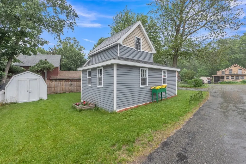 21 Myrtle Ave, Sterling, MA 01564 - #1