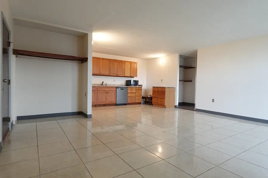 37 Skyline Dr #11, Braintree, MA 02184 - #3