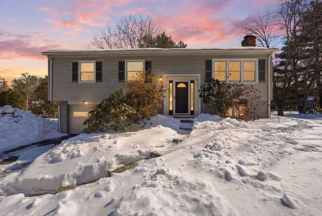 132 Pondview Dr, Amherst, MA 01002 - #1