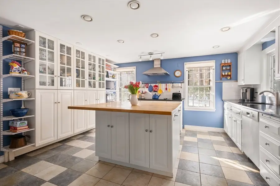 6 Brewster Rd, Wayland, MA 01778 - #2