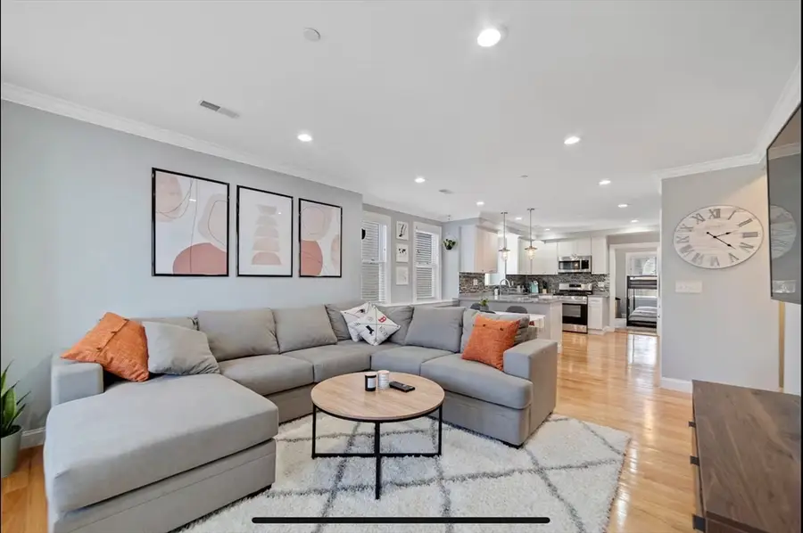 9 Wales St, Boston, MA 02124 - #3