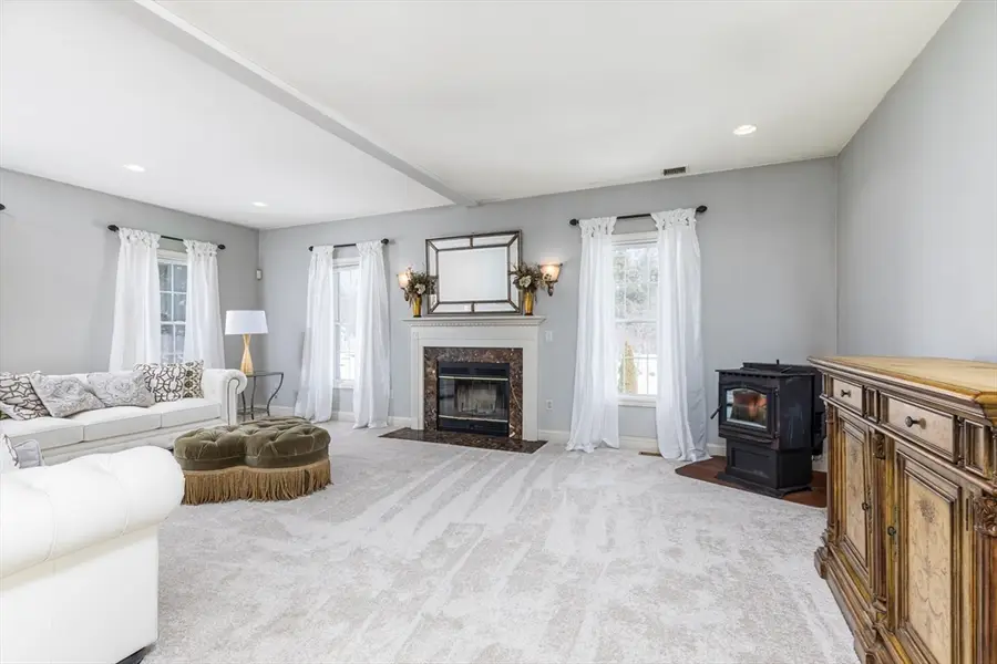 707 Stafford St, Rochdale, MA 01542 - #2