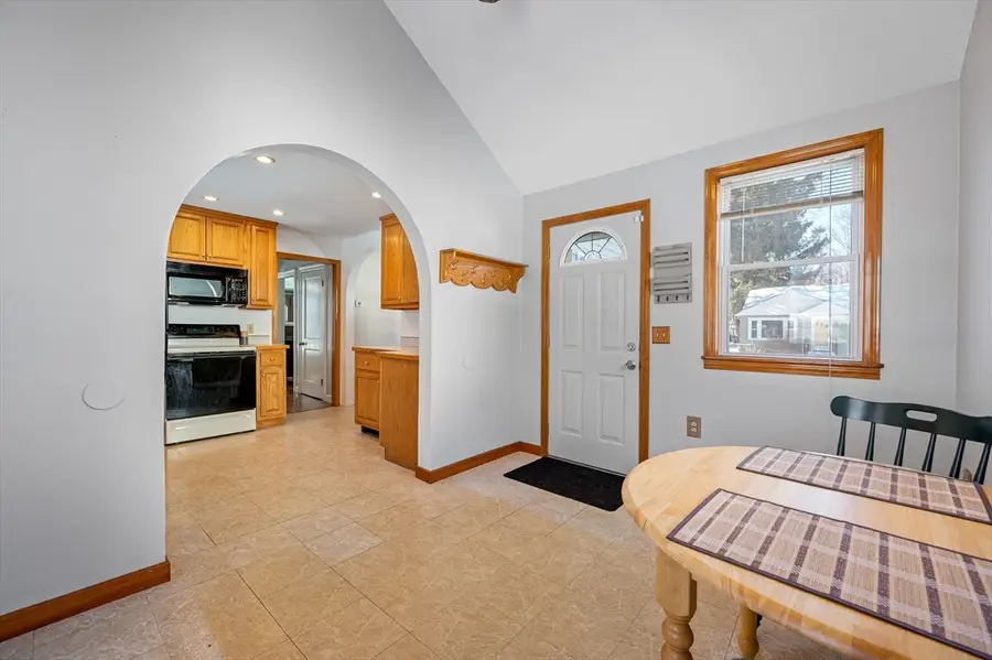 24 Geneva St, Worcester, MA 01602 - #3