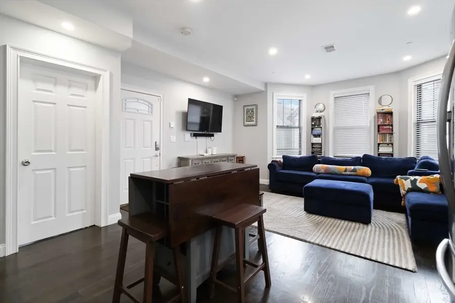 18 Albion St #2, Boston, MA 02119 - #2