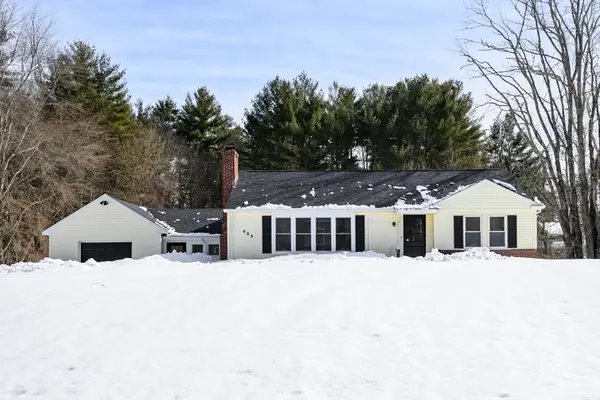 443 Thompson St, Halifax, MA 02338