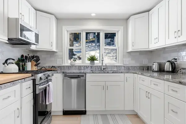 43 Woodside Ln, Arlington, MA 02474