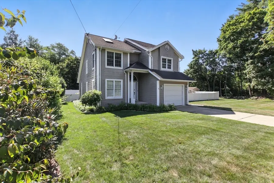 44 Kensington Ave, Westfield, MA 01085 - #3