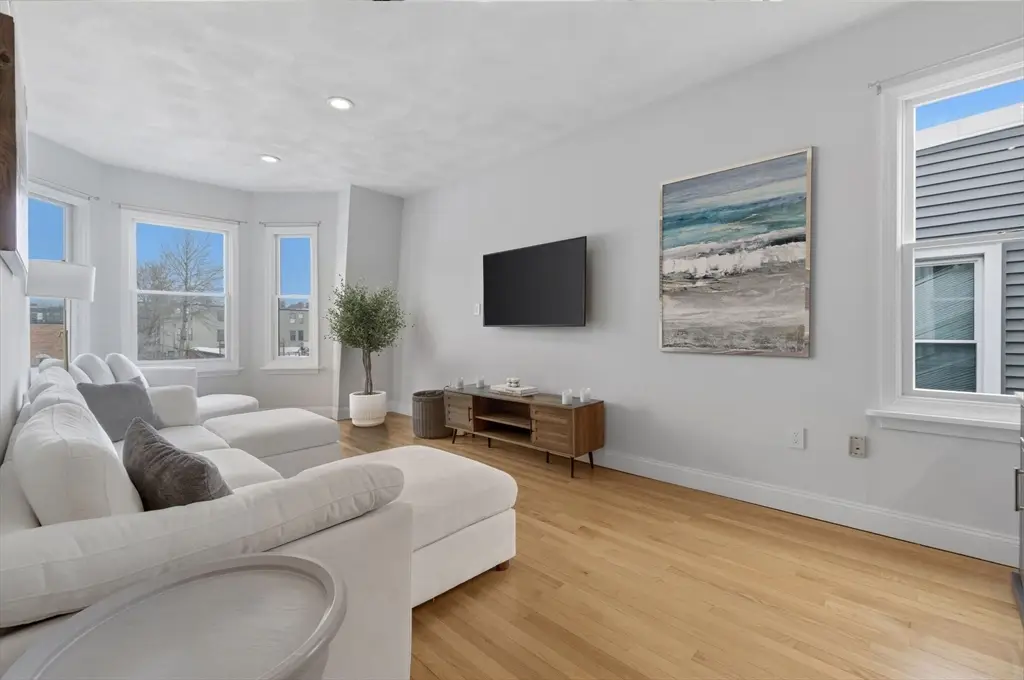 587 E 4th St #3, Boston, MA 02127 - #1