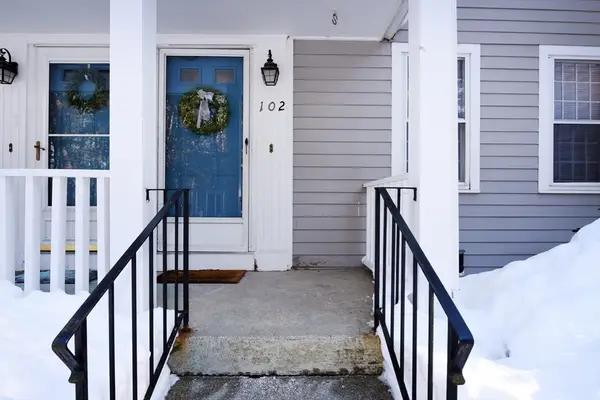 102 Twin Lakes Drive #102, Halifax, MA 02338