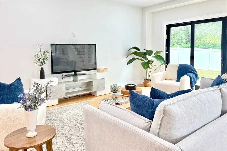 811 Heath St #811, Chestnut Hill, MA 02467 - #3