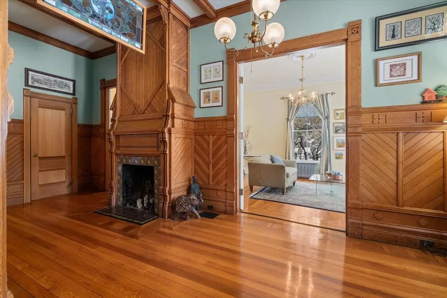 327 Franklin St, Newton, MA 02458 - #3