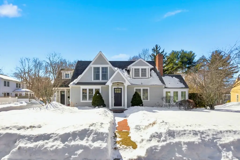10 Meadow Brook Ln, Reading, MA 01867 - #1