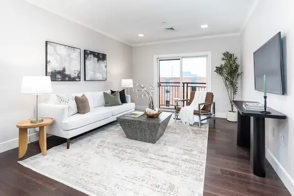 320 Maverick St #505, Boston, MA 02128