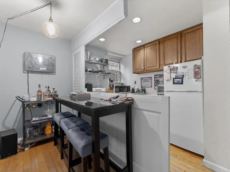 11 Myrtle St #2, Boston, MA 02114 - #2