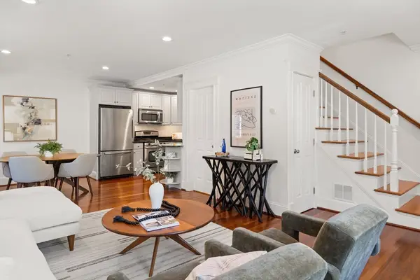 39 Oak St #39B, Somerville, MA 02143