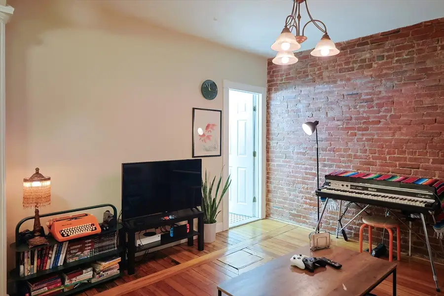 35 Adamson St, Boston, MA 02134 - #3