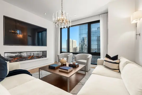 500 Atlantic Ave #18C, Boston, MA 02210