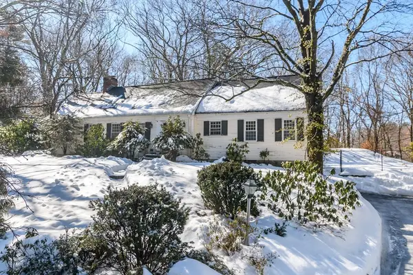 162 Hampshire Rd, Wellesley, MA 02481