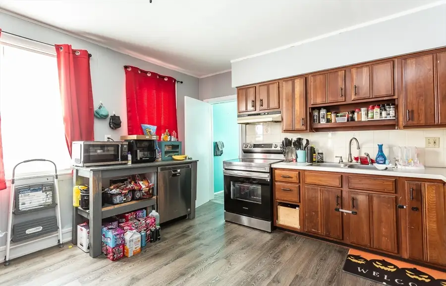 803 Tarkiln Hill Rd, New Bedford, MA 02745 - #3