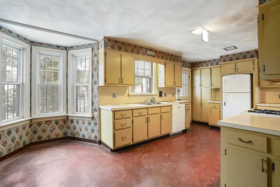 1438 Beacon St, Newton, MA 02468 - #3