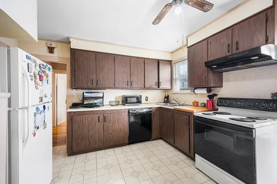 108 Inland St, Lowell, MA 01851 - #2