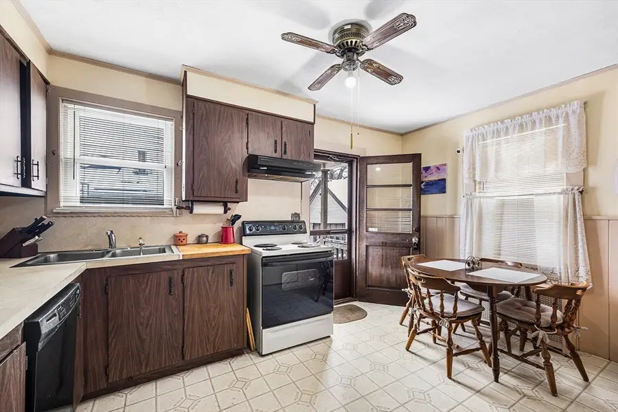 108 Inland St, Lowell, MA 01851 - #3