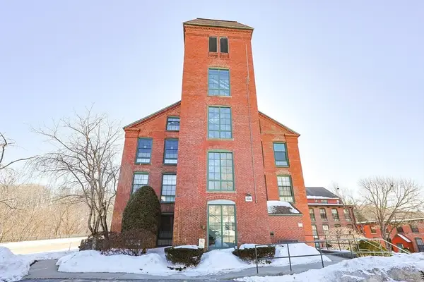 14 Sanford St #47, Medway, MA 02053