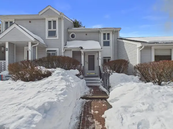 38 Alcott Cir #38, Taunton, MA 02780