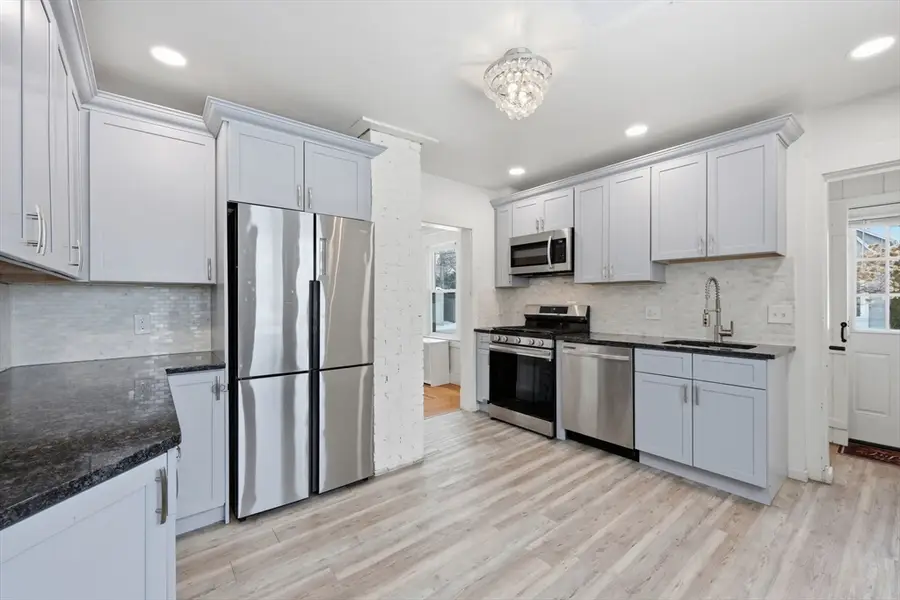 170 Plumtree Rd, Springfield, MA 01118 - #3