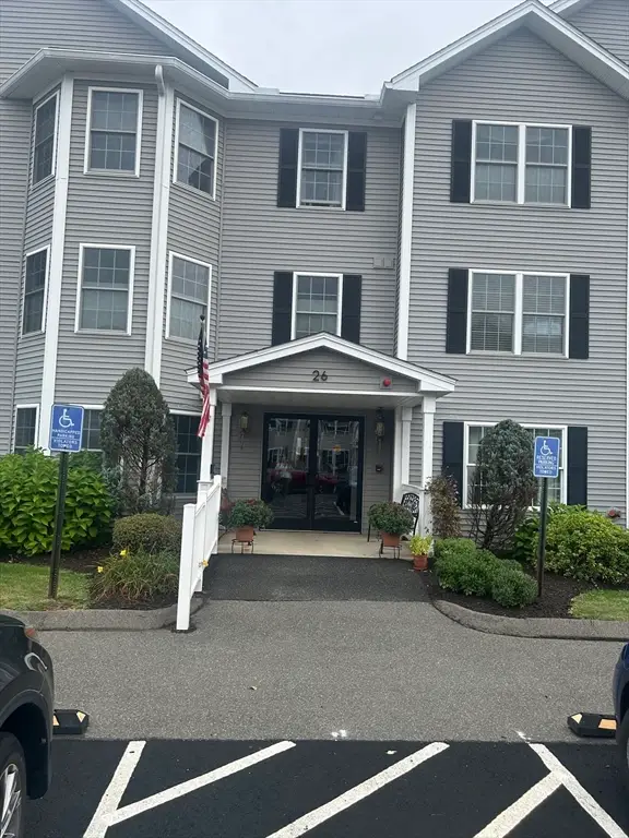 26 Greenleaves Dr #624, Amherst, MA 01002