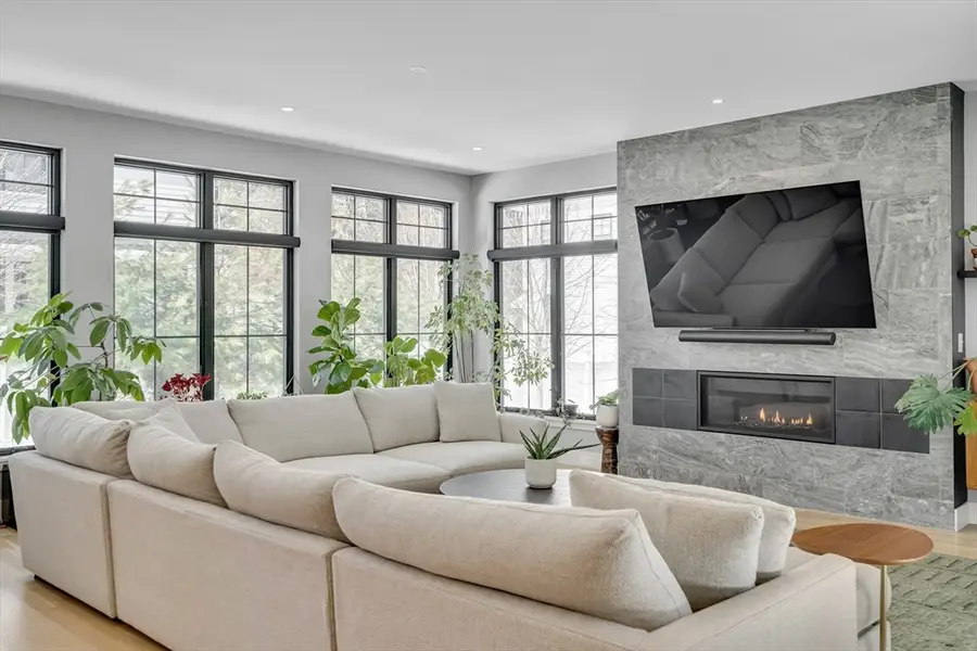 32 Lantern Lane, Wellesley, MA 02481 - #3