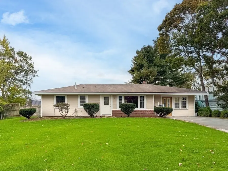 95 Lisa Ann Dr, Bellingham, MA 02019 - #3