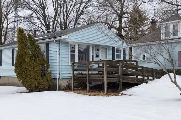 71 Birchland Ave, Pawtucket, RI 02860