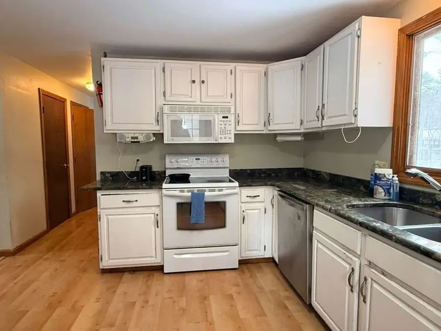 23 Horseshoe Dr, Plainville, MA 02762 - #2