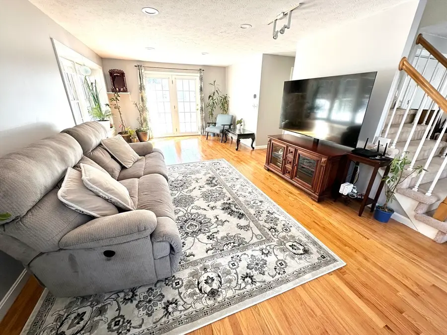 141 Ridge Rd, Nashua, NH 03062 - #3