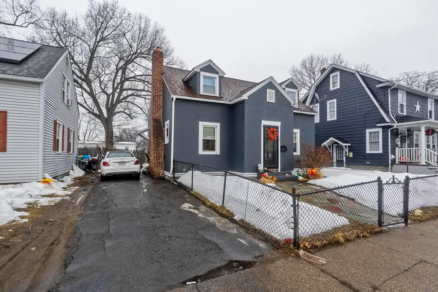 35 Merrimac Ave, Springfield, MA 01105 - #3