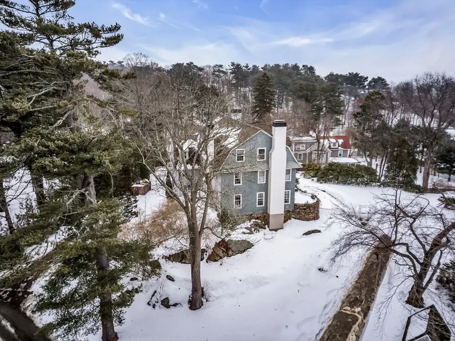 852 Hale St, Beverly, MA 01915 - #3