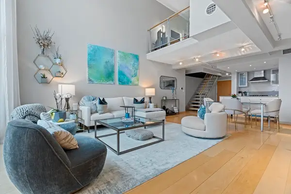 25 Channel Center St #212, Boston, MA 02210