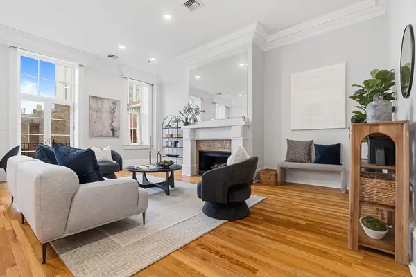 41-43 Phillips St #8, Boston, MA 02114