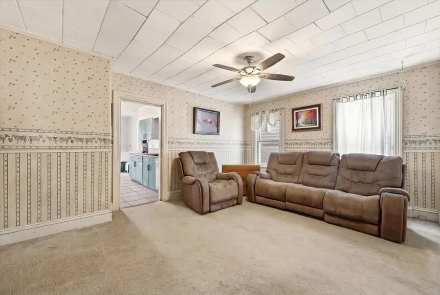 12 Southwick St, Middleboro, MA 02346 - #3